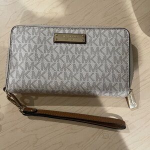 Small Michael Kors wallet